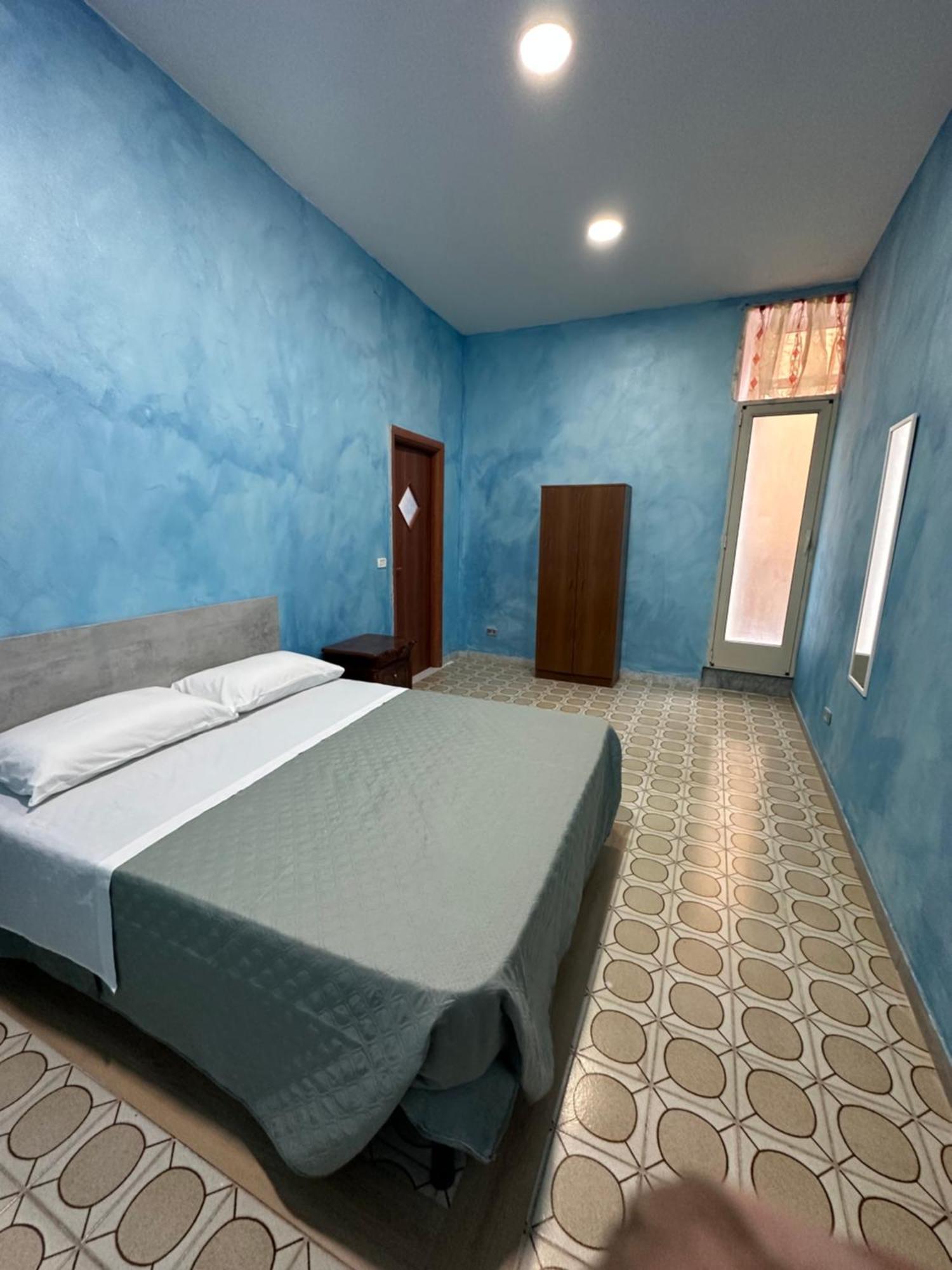 Holiday House Clara&Vincenzo Napoli Bagian luar foto